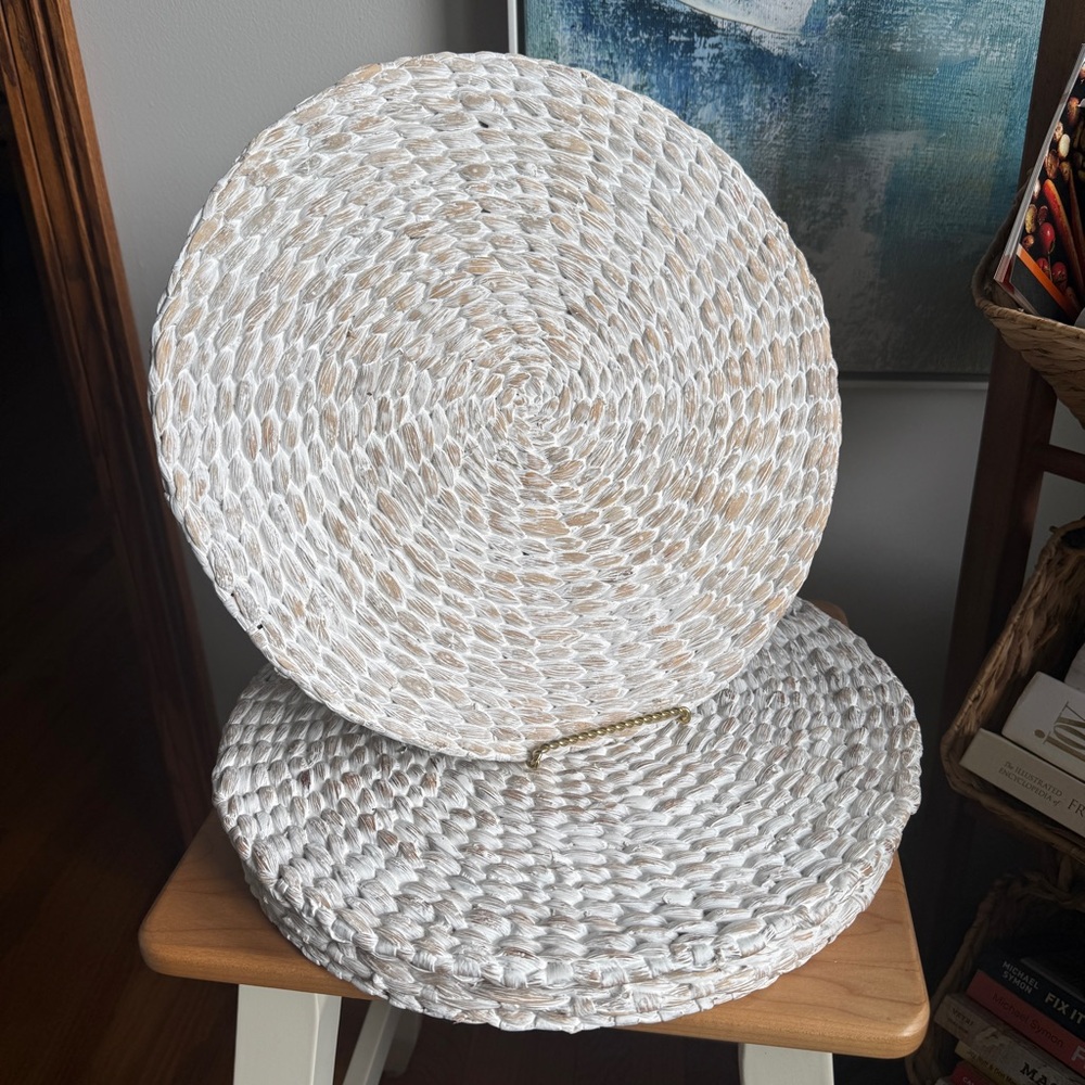 Set of 4 Whitewashed 14” Round Natural Fiber Placemats Woven Farmhouse Tabletop